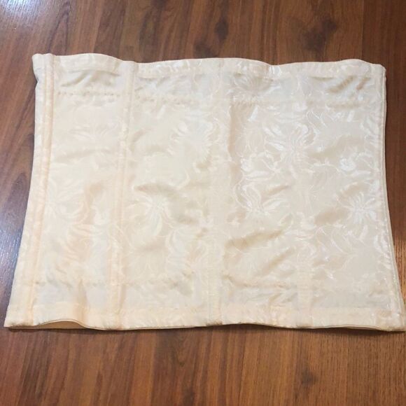 Flexees Cream color waist trimmer with boning size XL - Picture 2 of 5